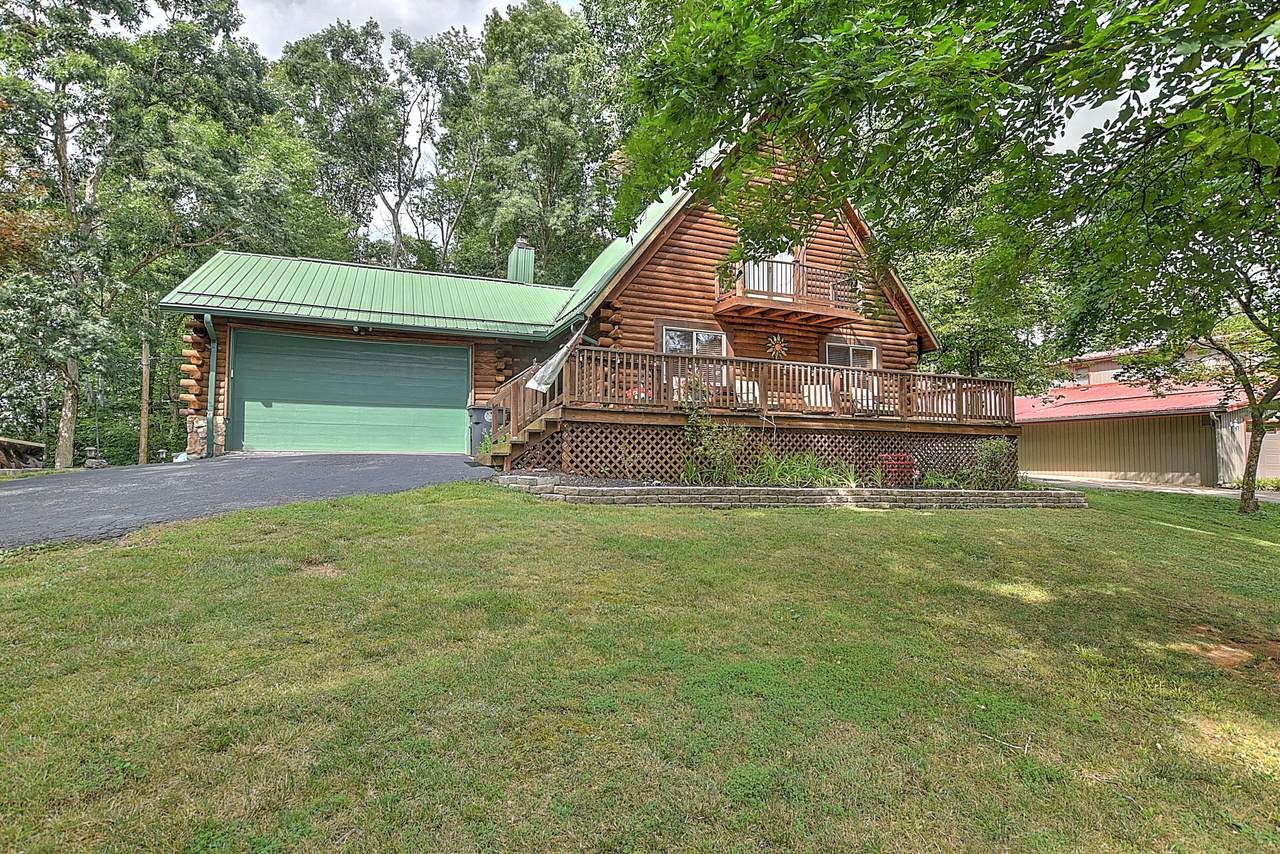 810 Seven Oaks Drive - Photo 1