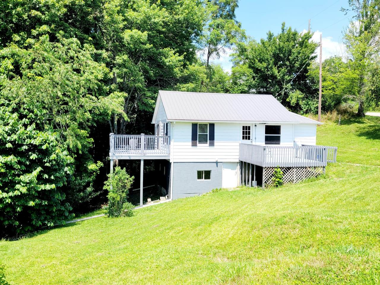 4128 Skeetrock Road - Photo 1