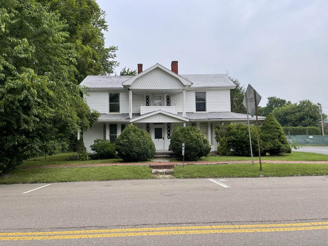 402 Main Street - Photo 1