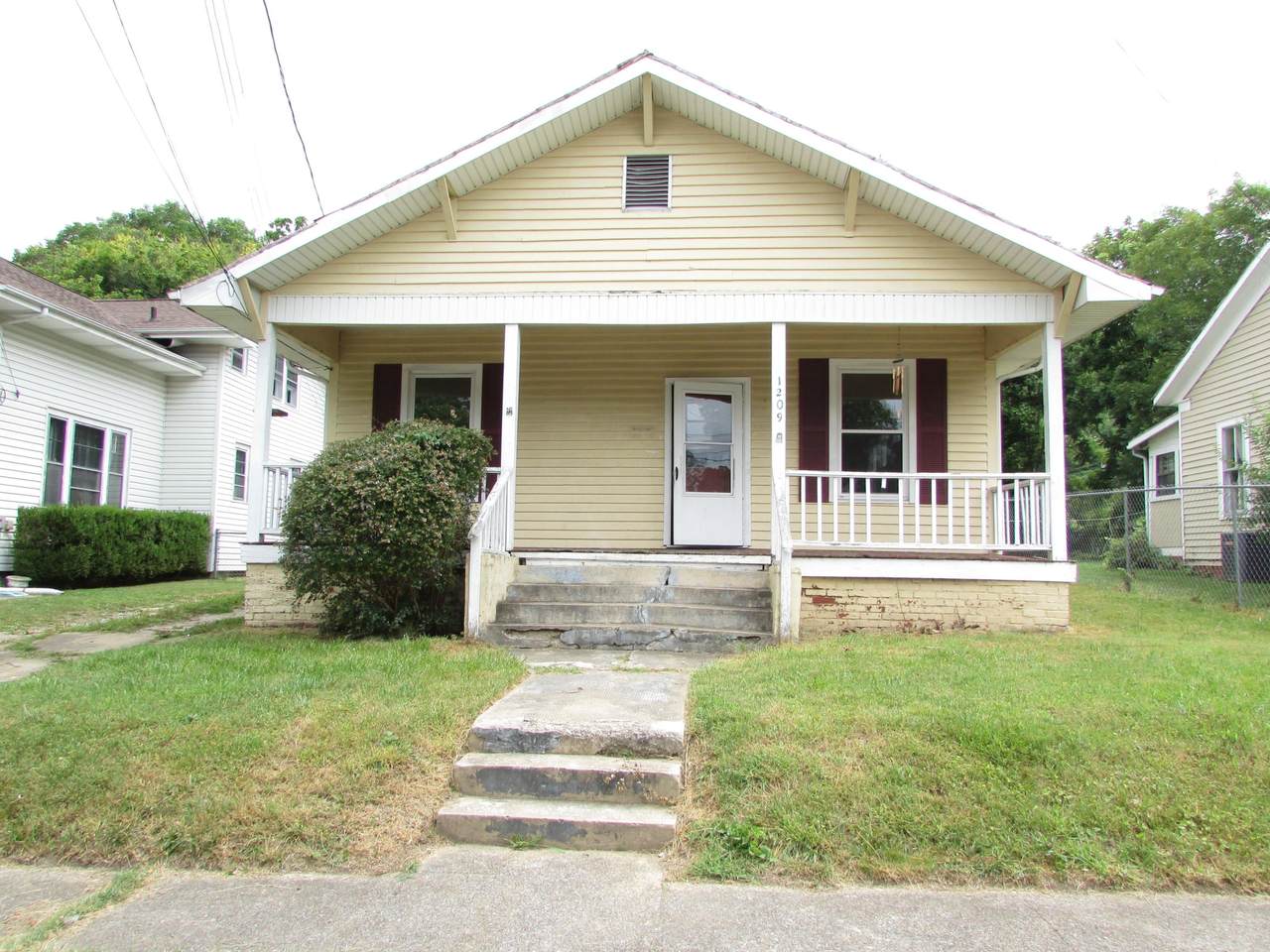1209 Division Street - Photo 1