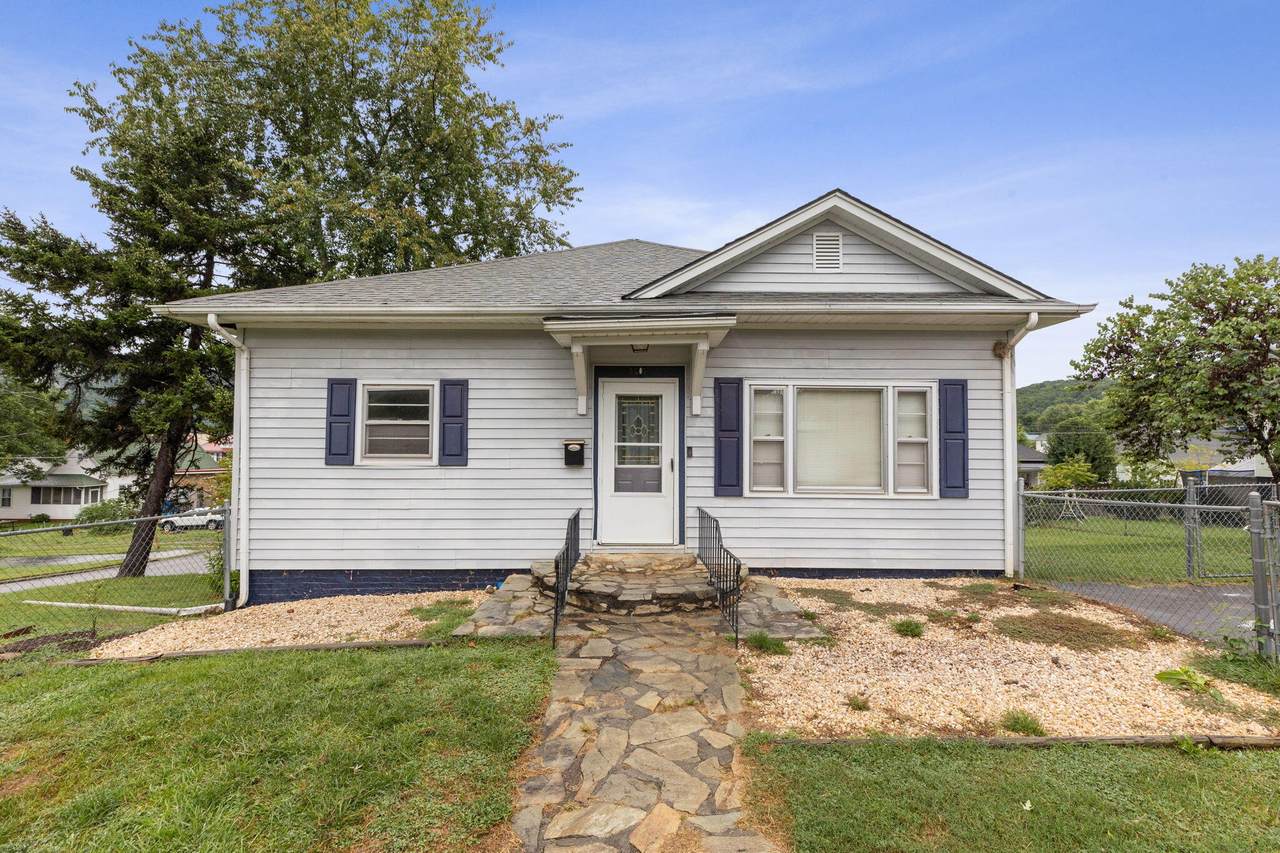 303 Academy Street - Photo 1