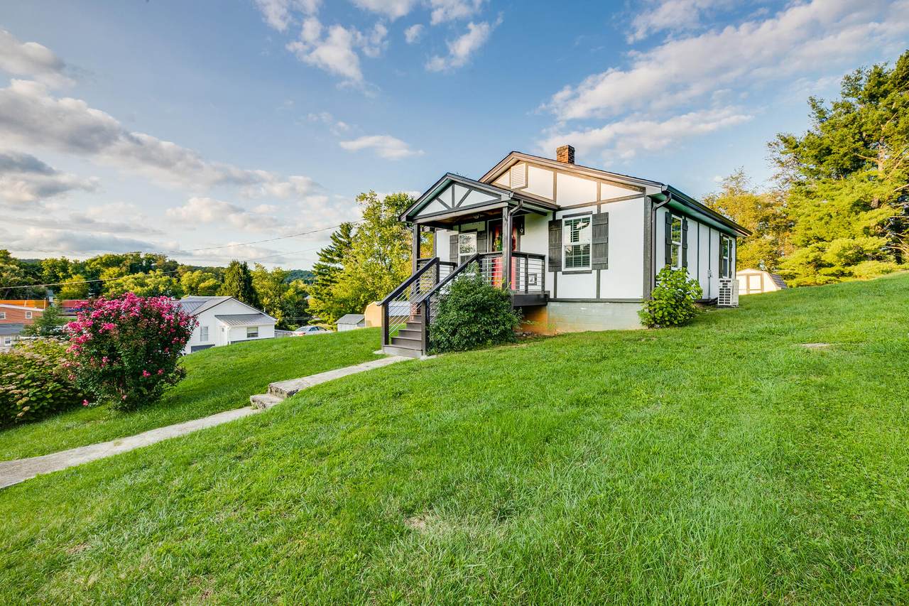 119 Highlands Avenue - Photo 1
