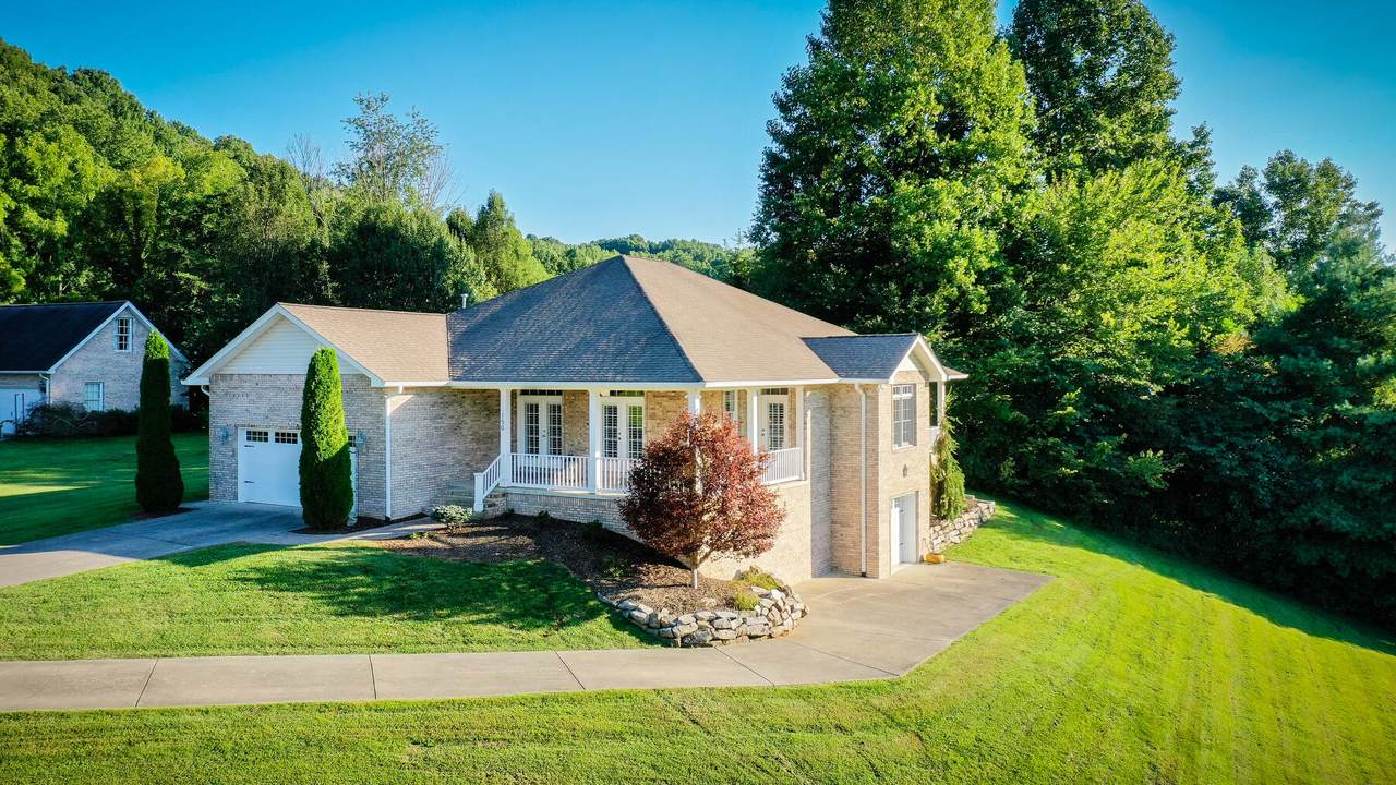 150 Country Club Drive - Photo 1