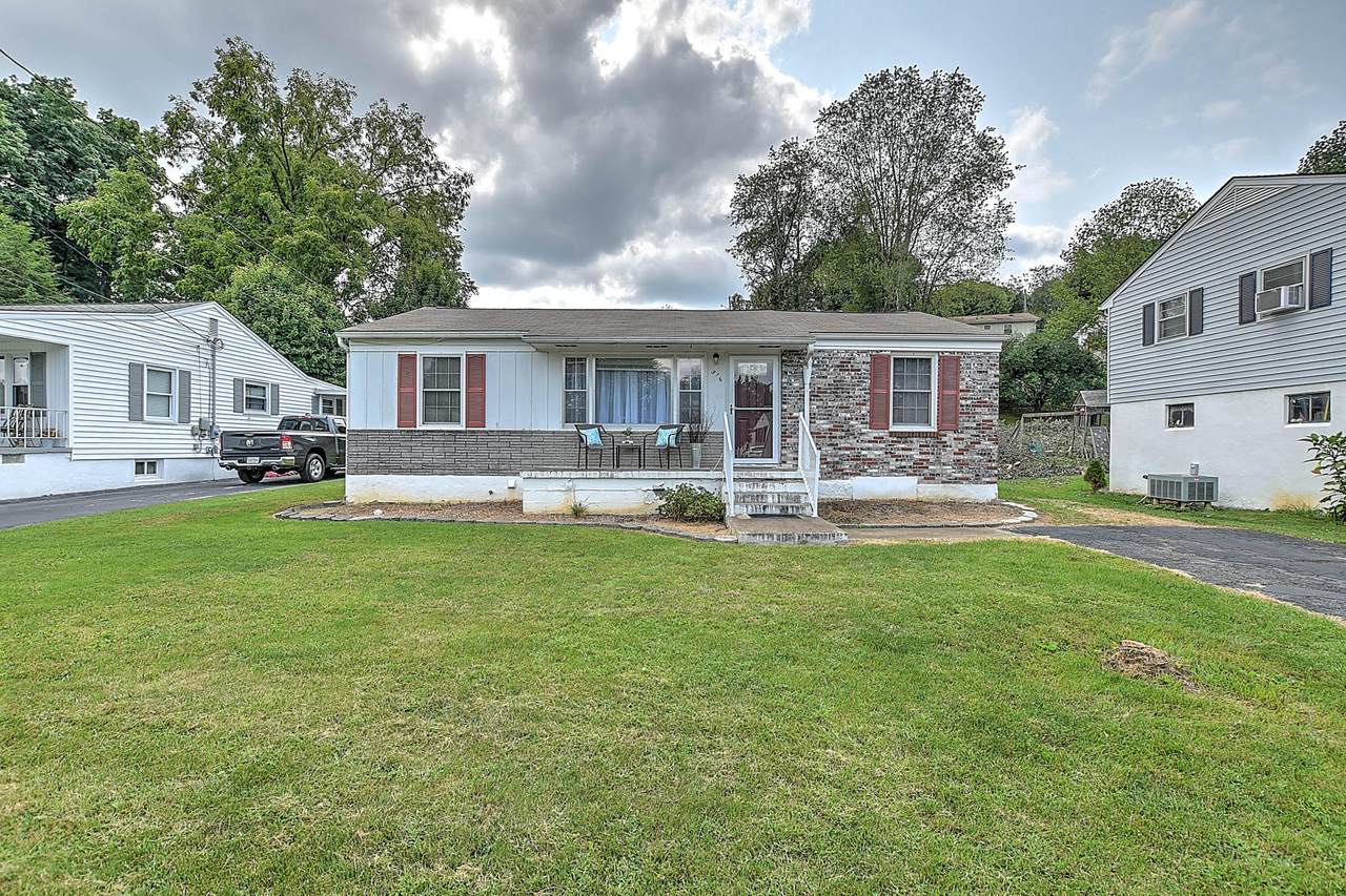 516 Terry Drive - Photo 1