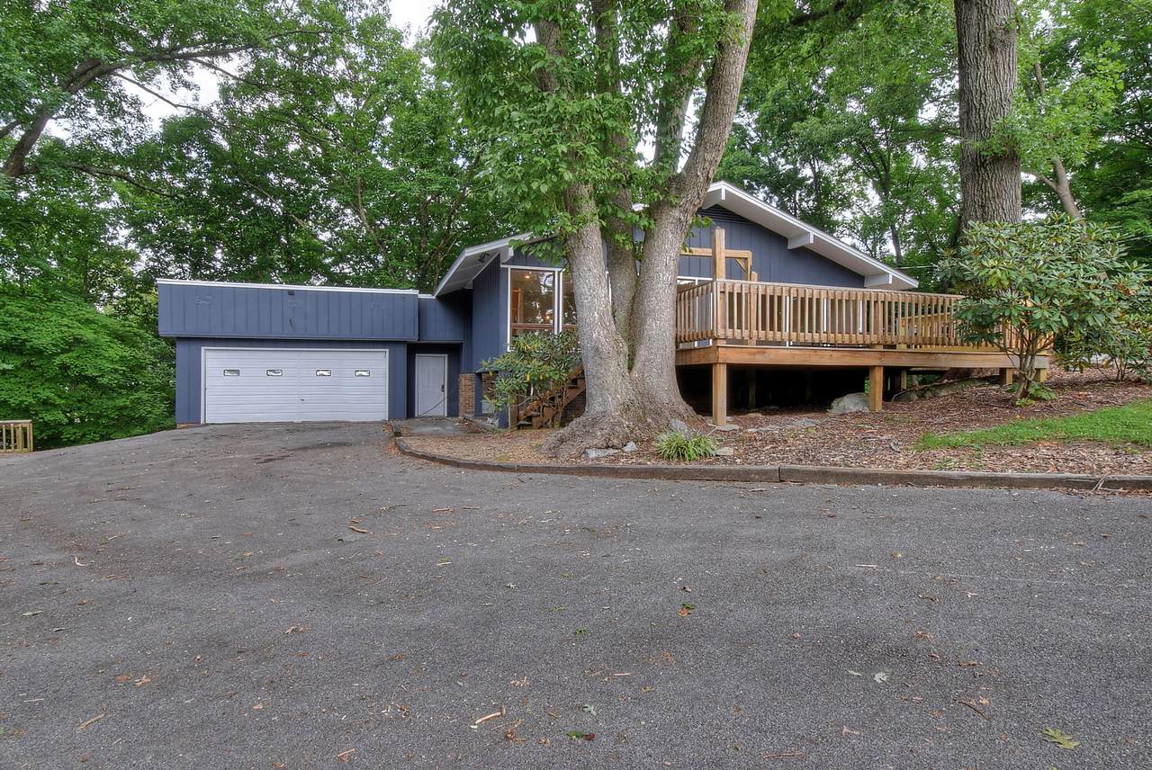2101 Edgehill Circle - Photo 1