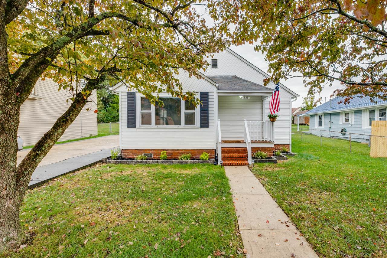 1424 Sycamore Street - Photo 1