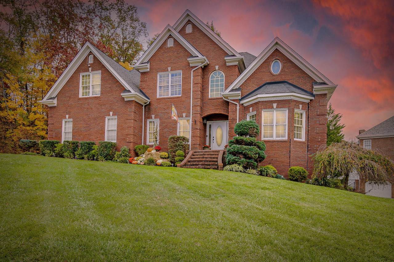 1237 Sussex Drive - Photo 1
