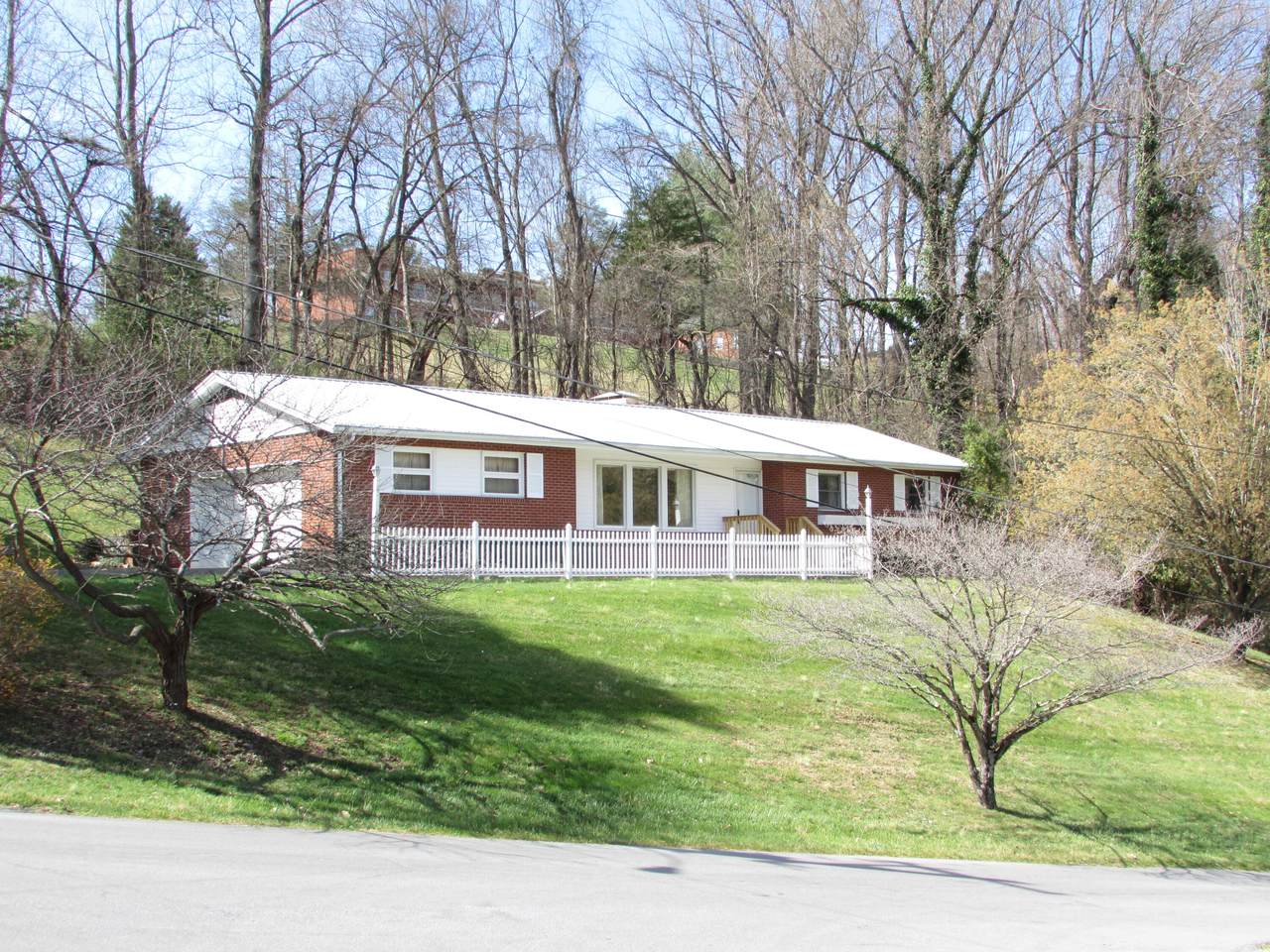 513 Allen Avenue - Photo 1