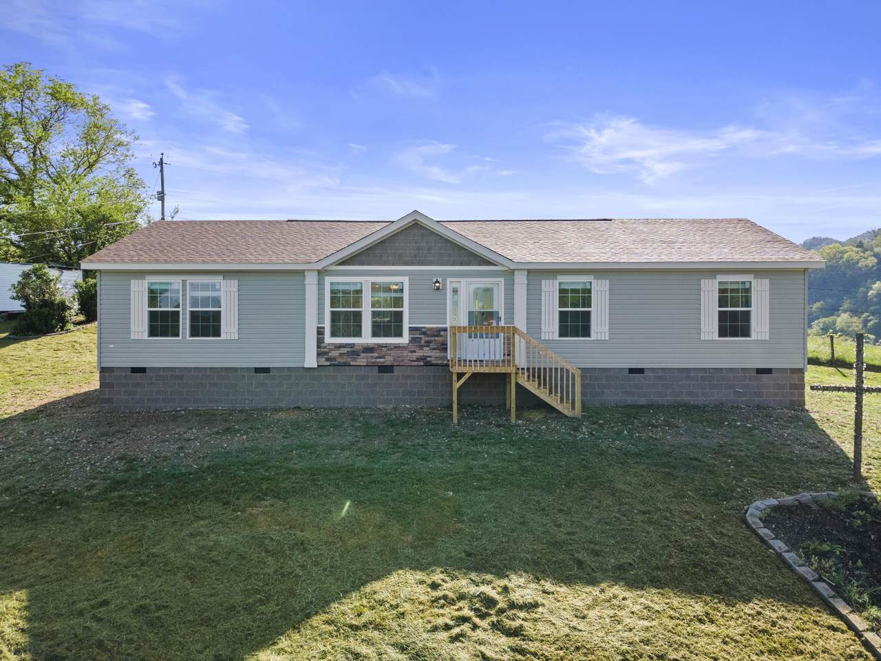 592 Chestnut Rd Road - Photo 1
