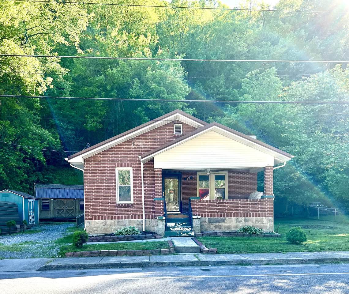 374 Callahan Avenue - Photo 1