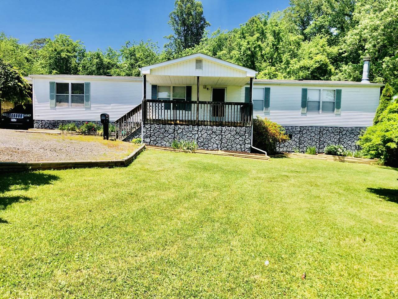 1565 Silver Grove Road - Photo 1