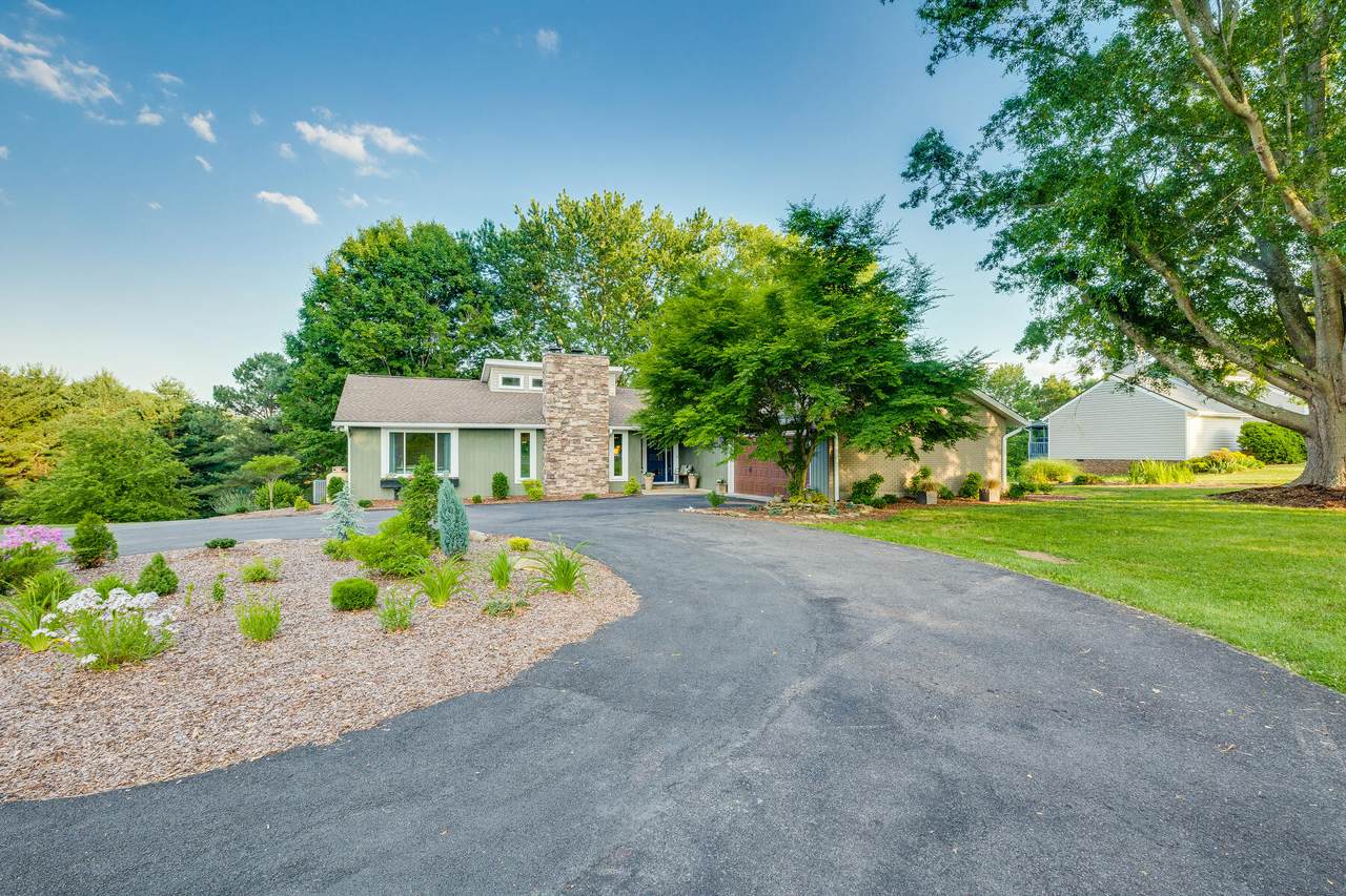 497 Canterbury Drive - Photo 1