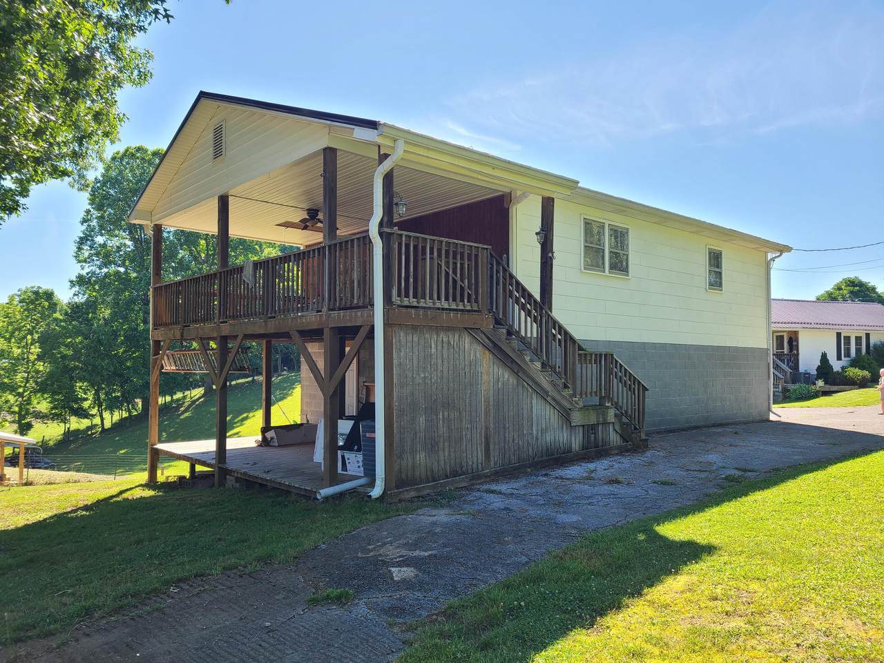 141 Oscar Banks Road - Photo 1