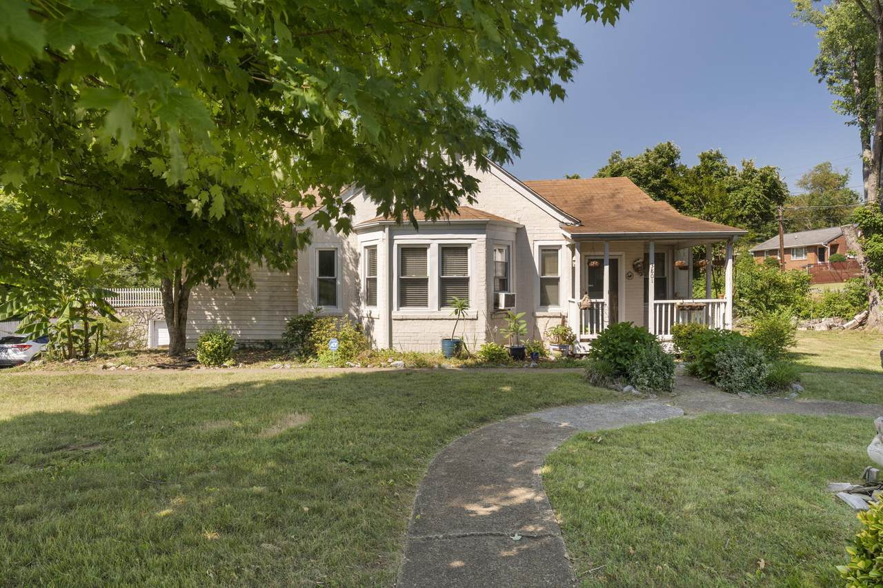 3801 Summit Drive - Photo 1