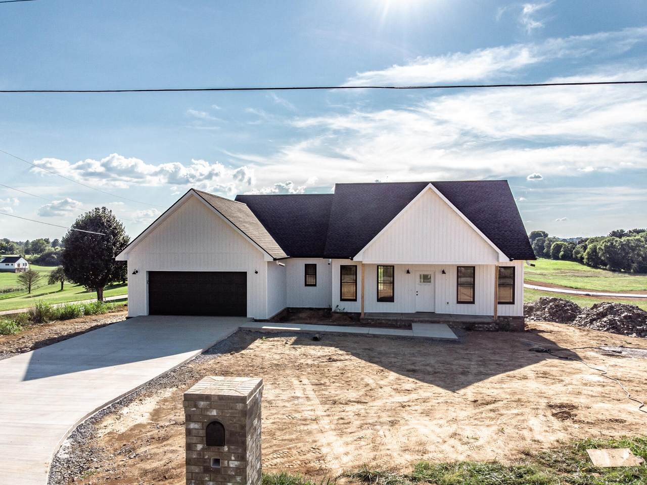 360 Green Lawn Avenue - Photo 1