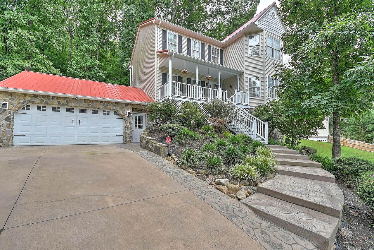 110 Heather Lane - Photo 1