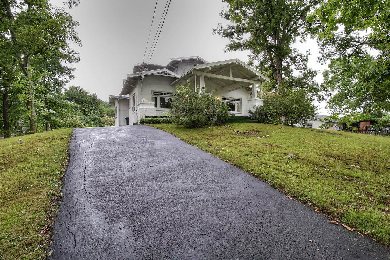 1119 Grove Street - Photo 1
