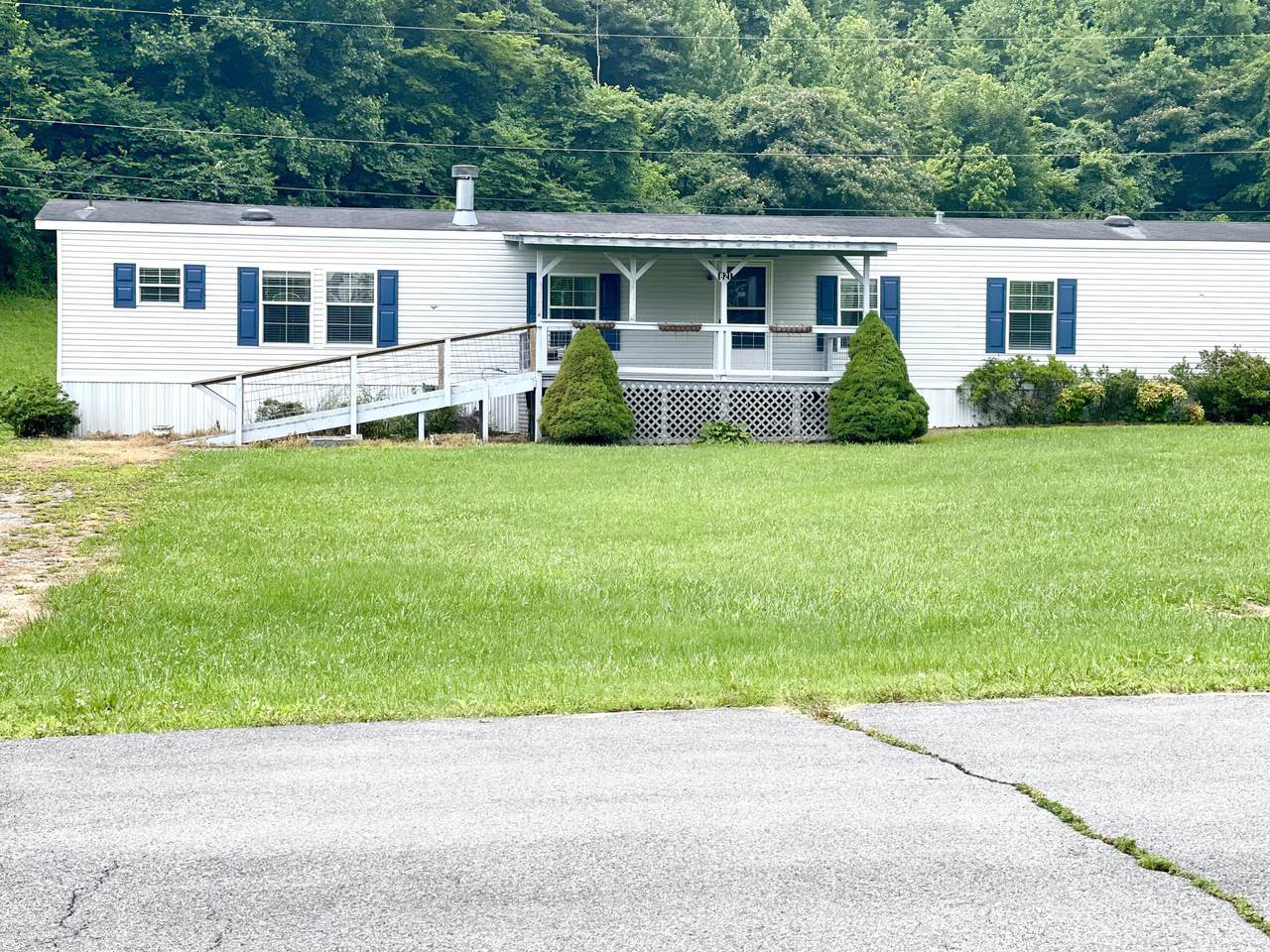 821 Walkers Circle - Photo 1