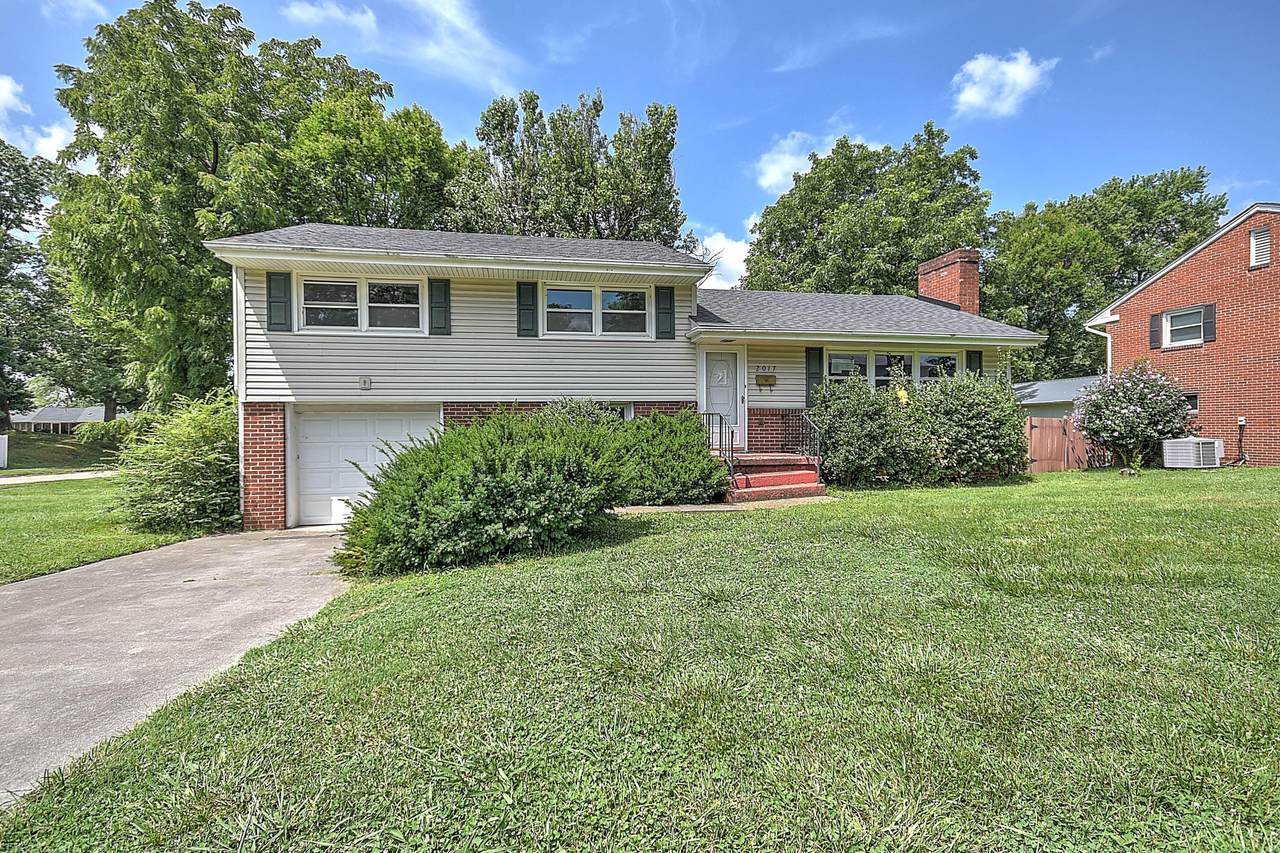 2017 Eastwood Avenue - Photo 1