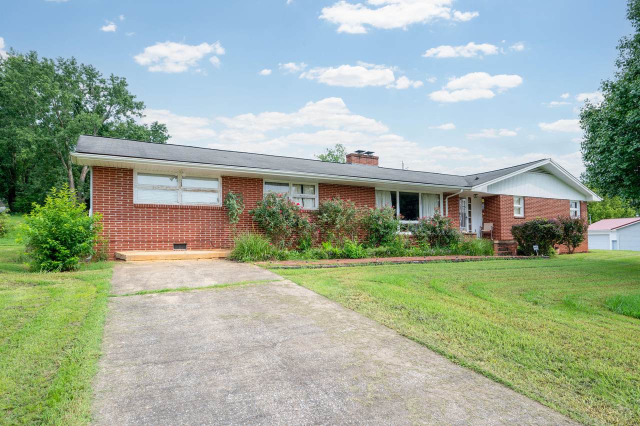 2704 Bloomingdale Road - Photo 1