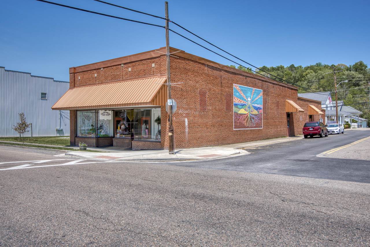 101 West Laurel Avenue - Photo 1