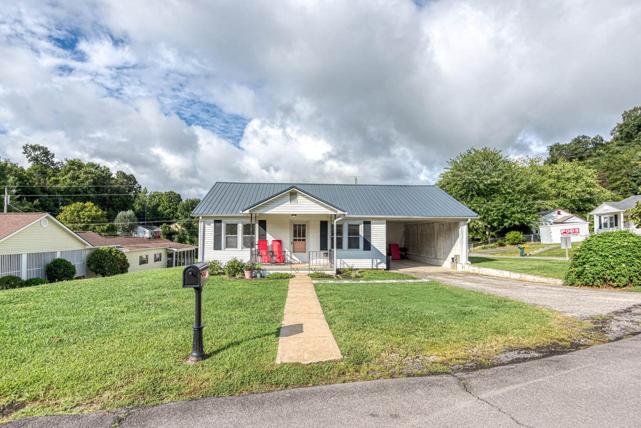 822 Pine Ridge Road - Photo 1
