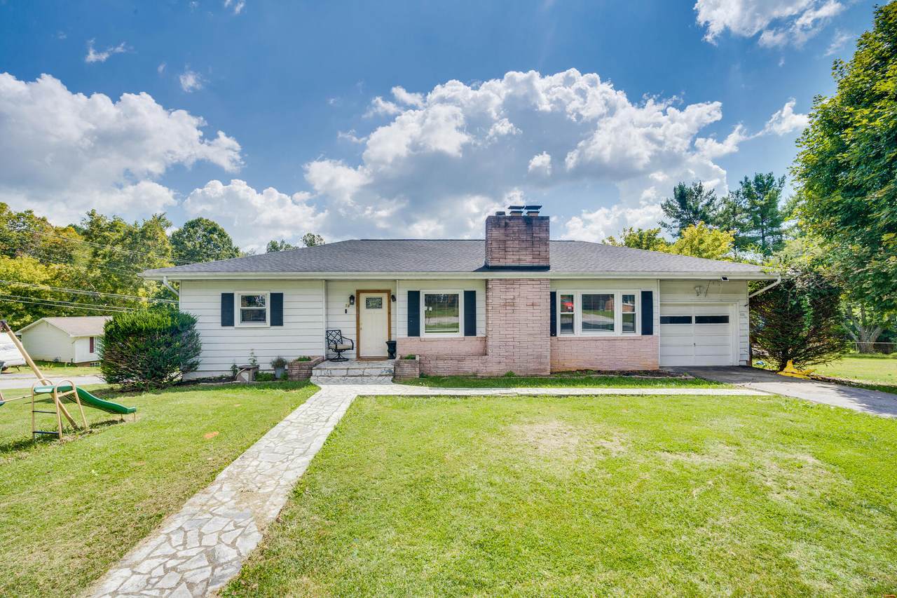 585 Woodland Circle - Photo 1