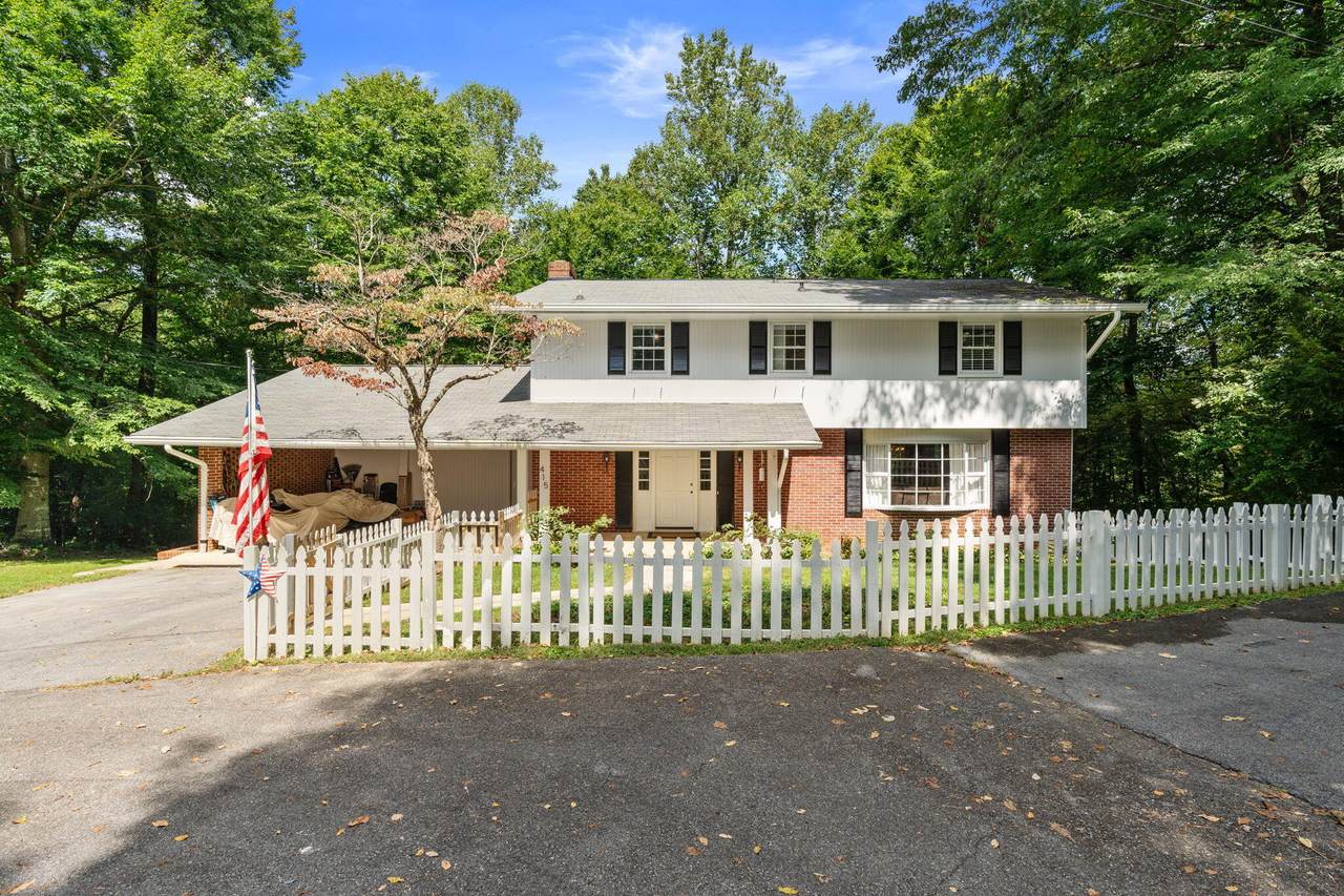 415 Robin Road - Photo 1