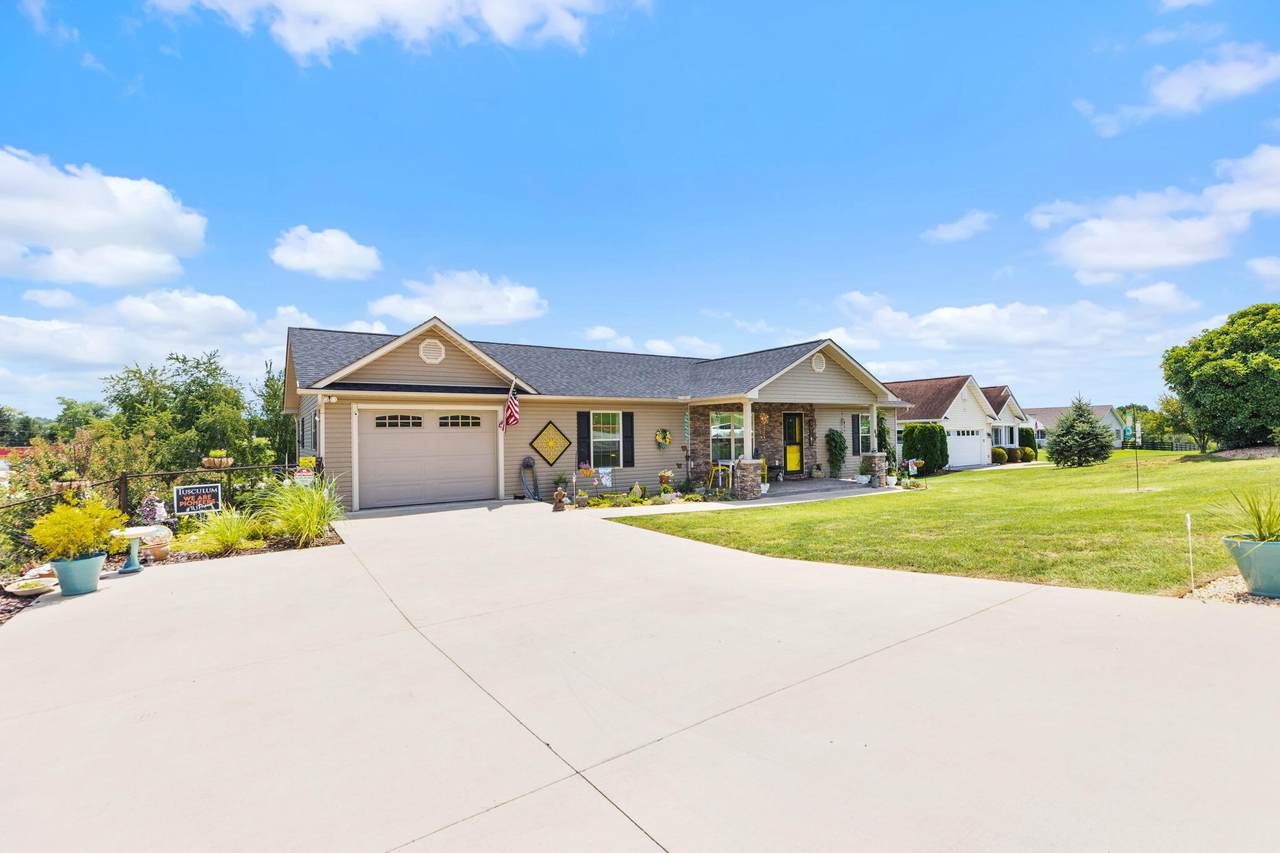 44 Primrose Court - Photo 1