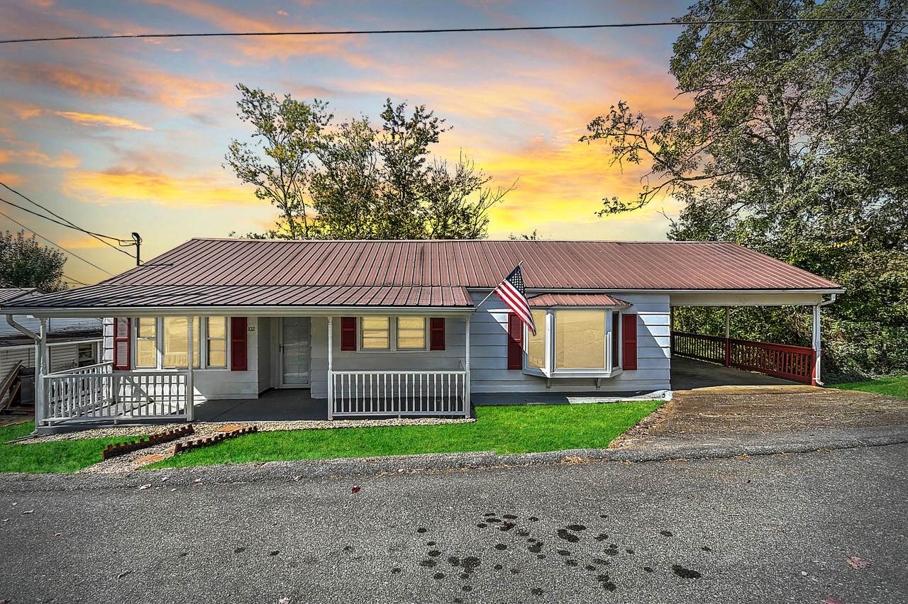 102 Perry Street - Photo 1