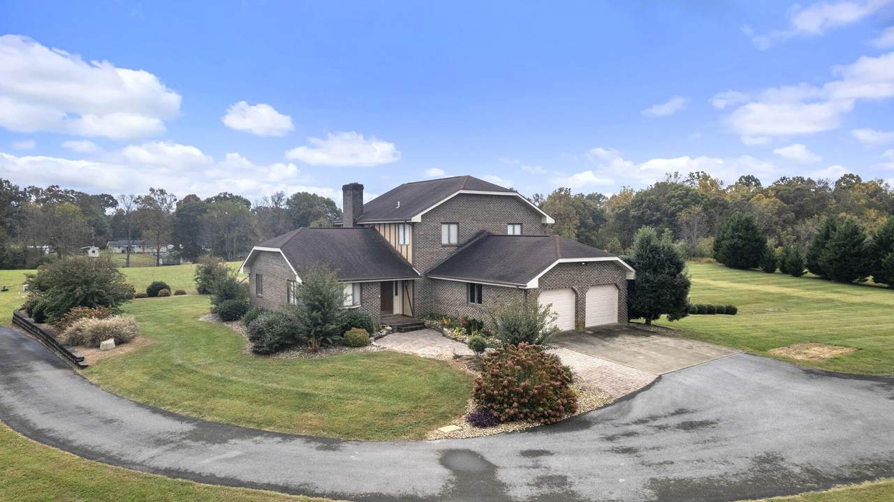 3888 Buckingham Road - Photo 1