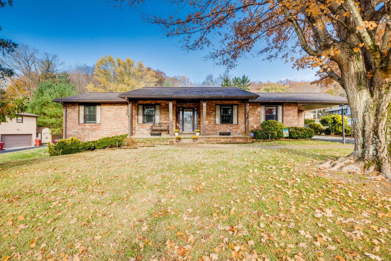 105 White Way Drive - Photo 1