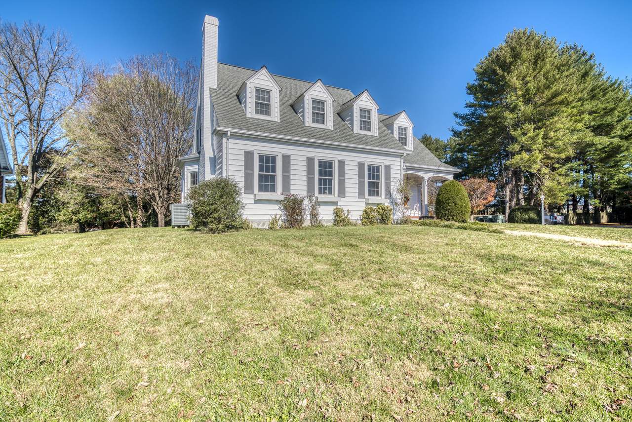 481 Rugby Terrace - Photo 1