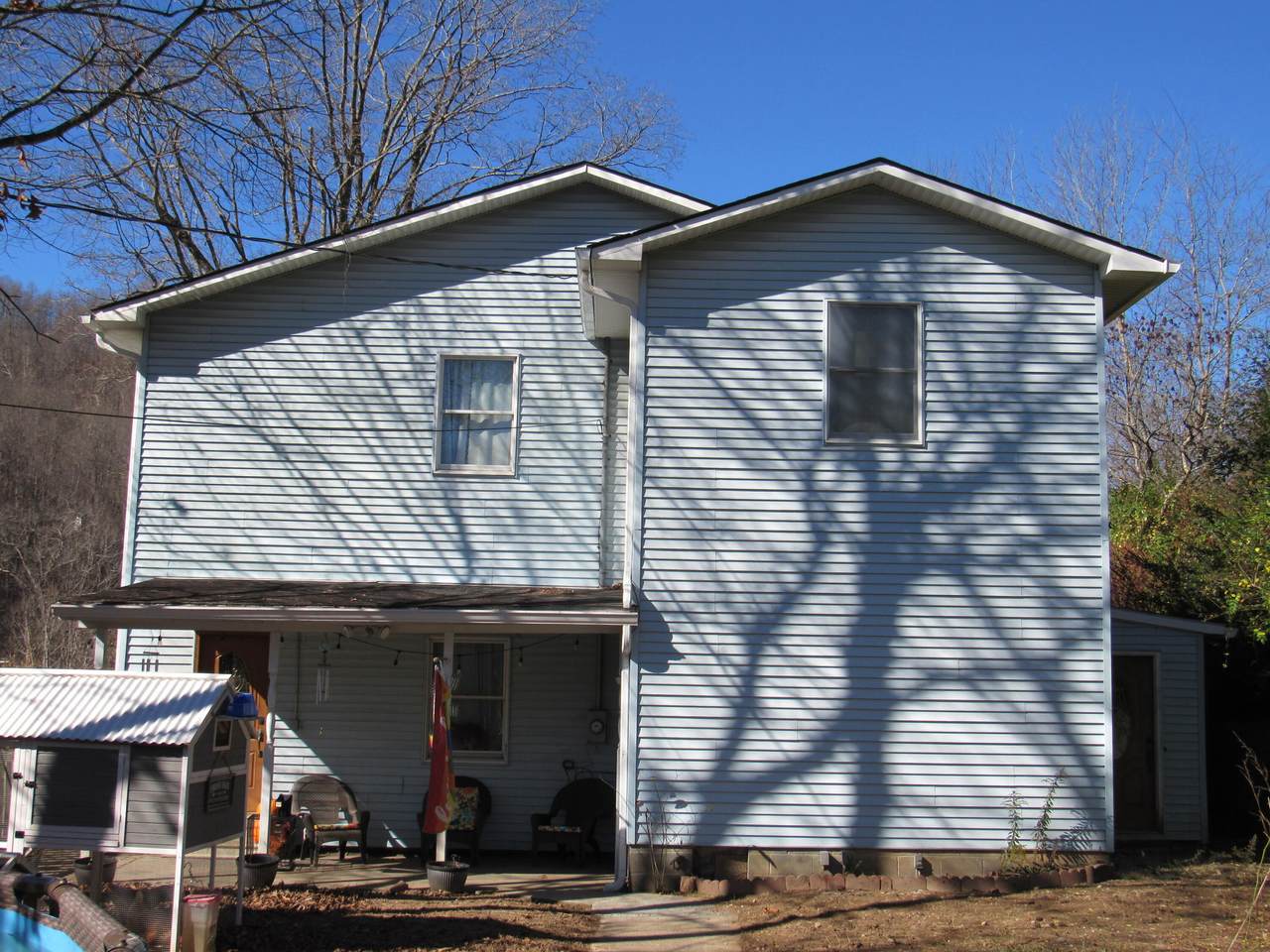 215 Railroad Avenue - Photo 1