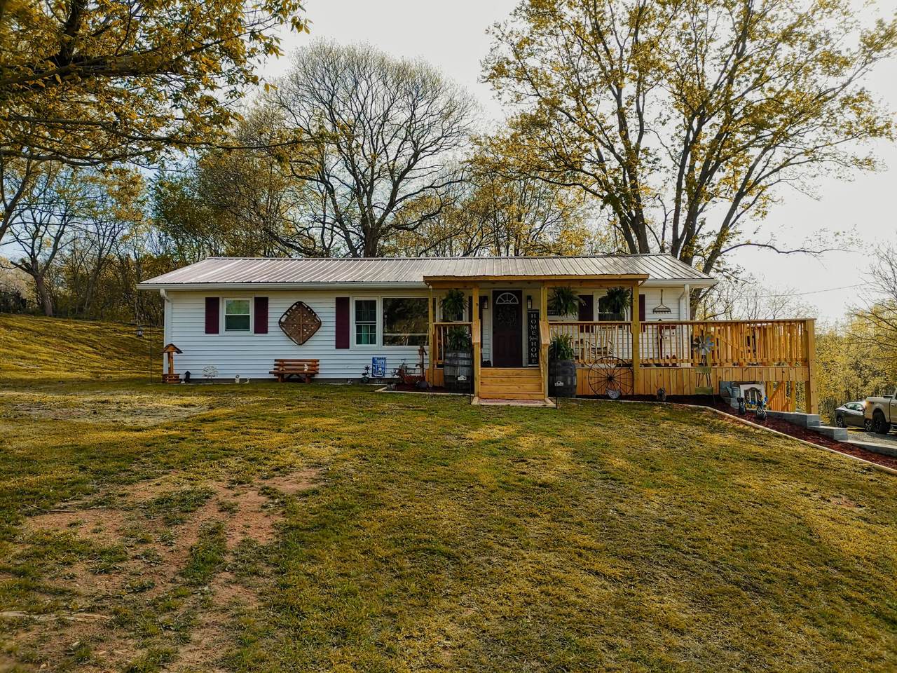 114 Seminole Drive - Photo 1