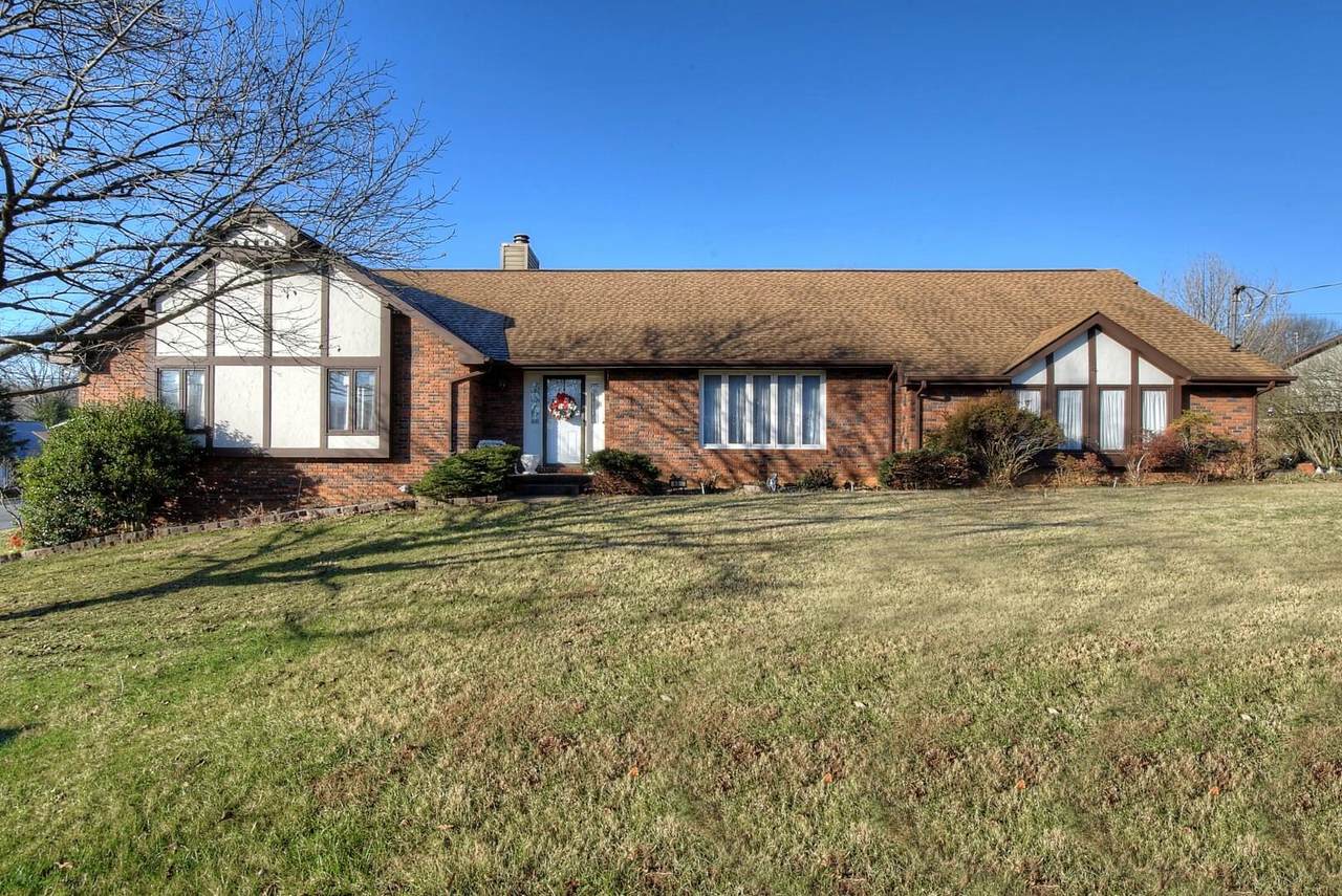 401 Heatherview Court - Photo 1