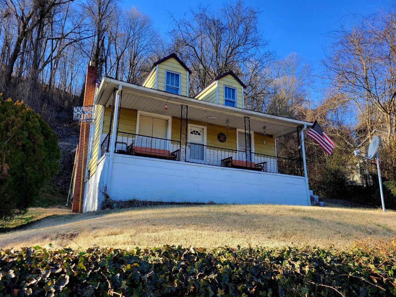 3135 3rd Avenue - Photo 1