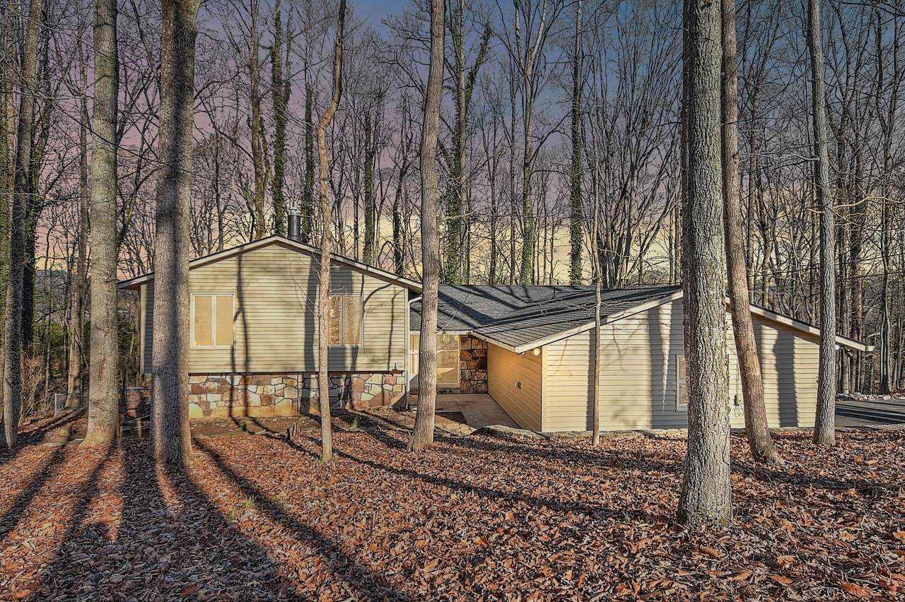 300 Evergreen Street - Photo 1