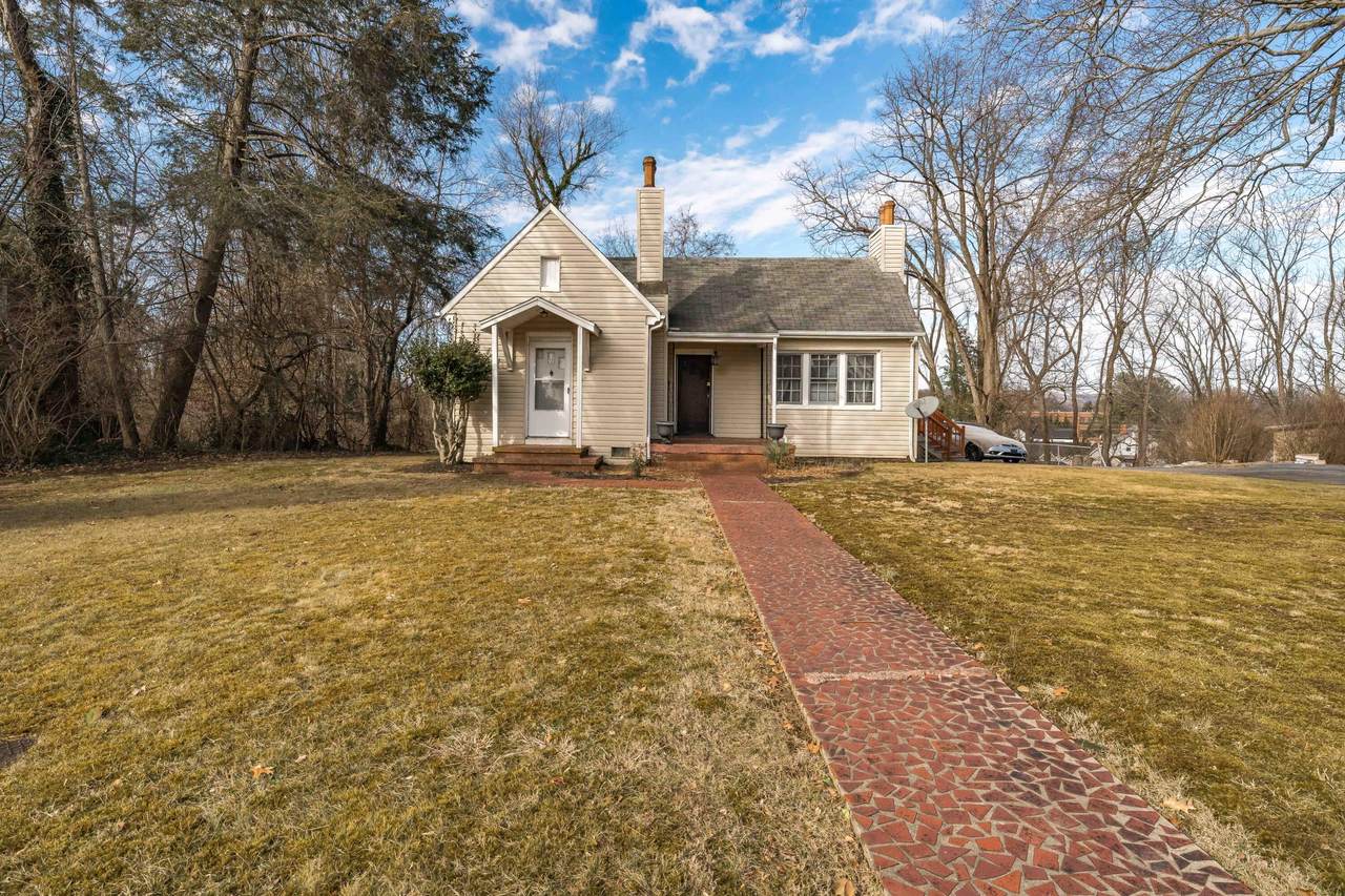 321 Lynwood Street - Photo 1