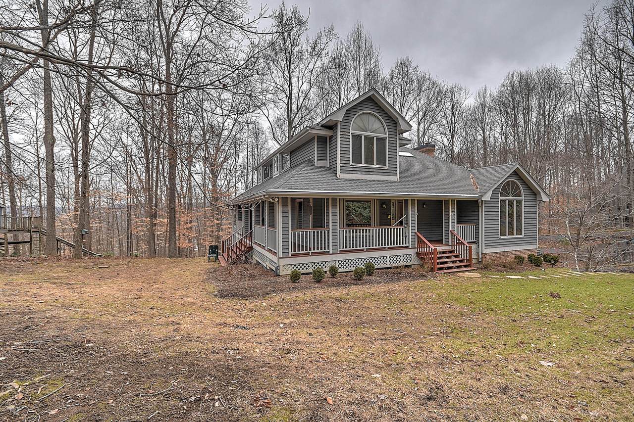 5736 Chestnut Hills Drive - Photo 1