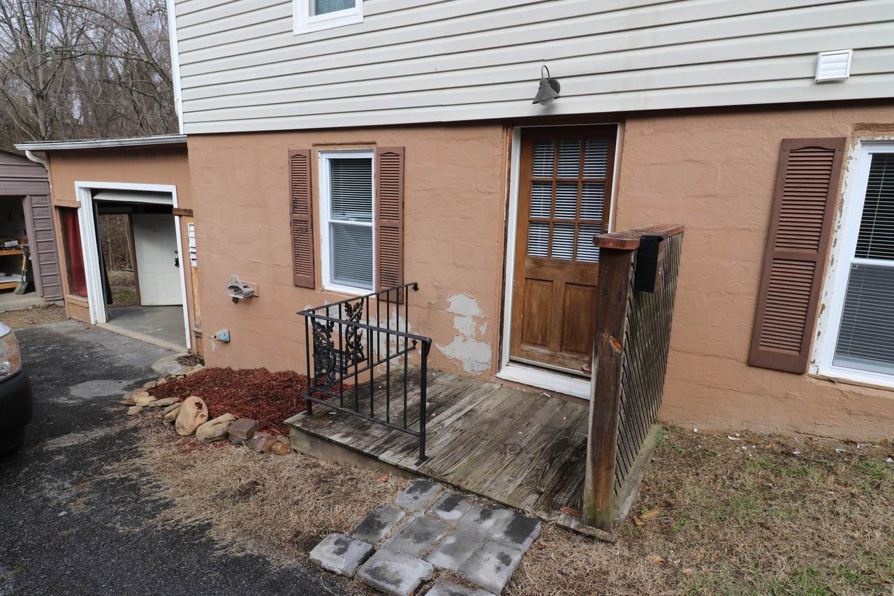 1674 Houston Ave - Photo 1