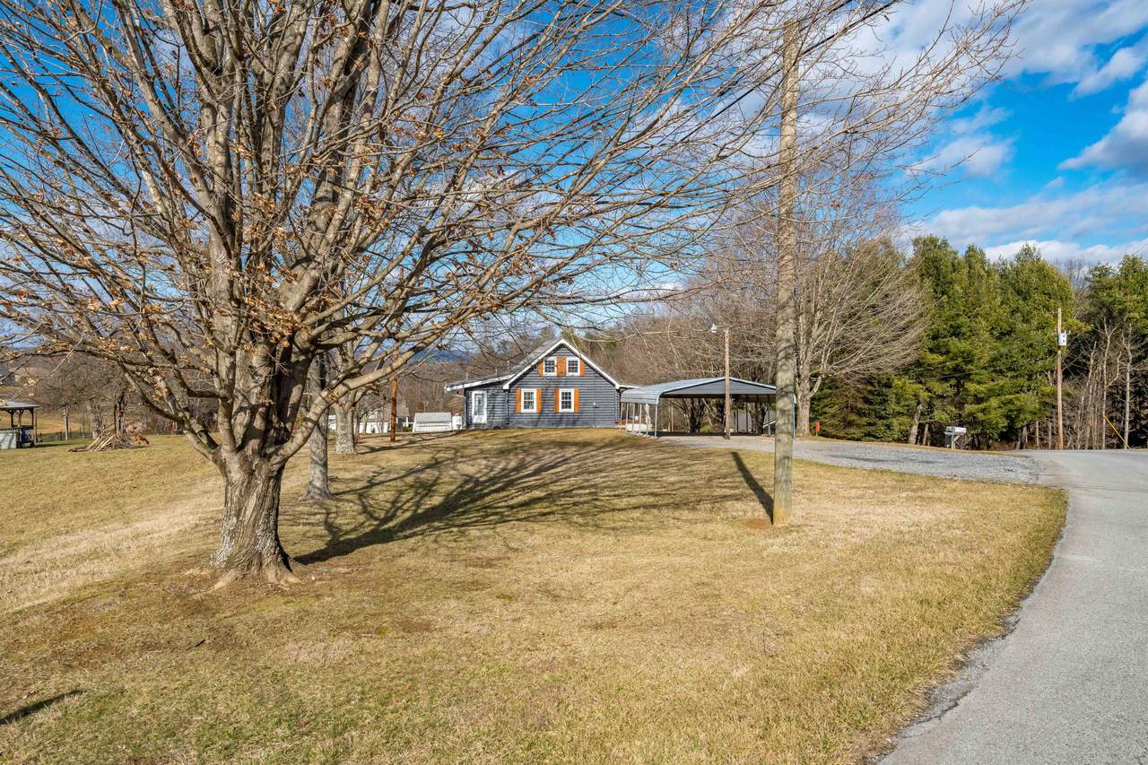 995 Lovelace Road - Photo 1