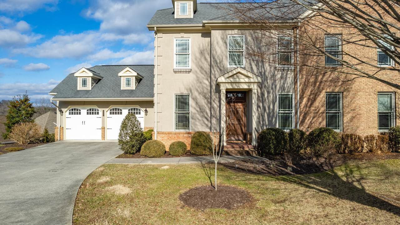 205 Oak View Circle - Photo 1