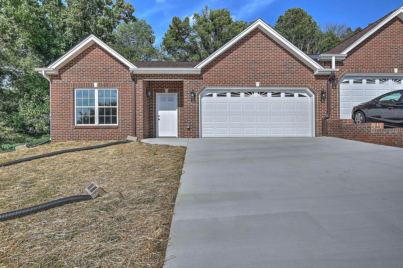 3826 Oakley Place - Photo 1