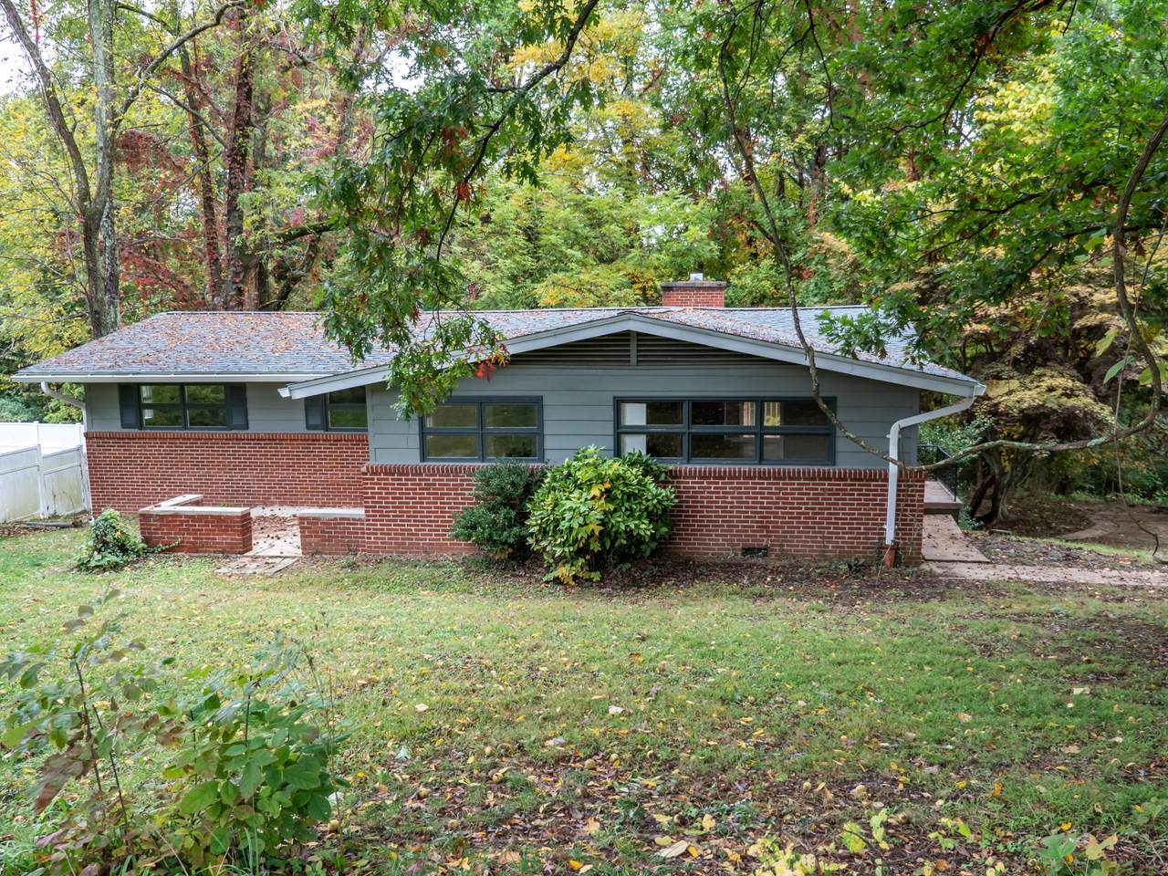 4040 Skyland Drive - Photo 1