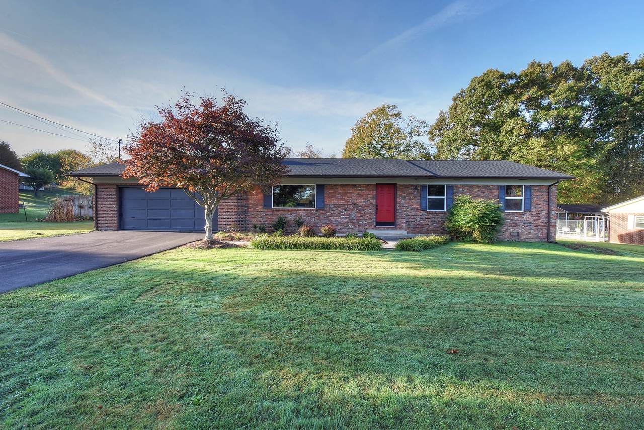 129 Briarwood Drive - Photo 1
