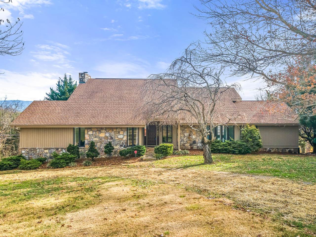 500 Whisperwood Drive - Photo 1