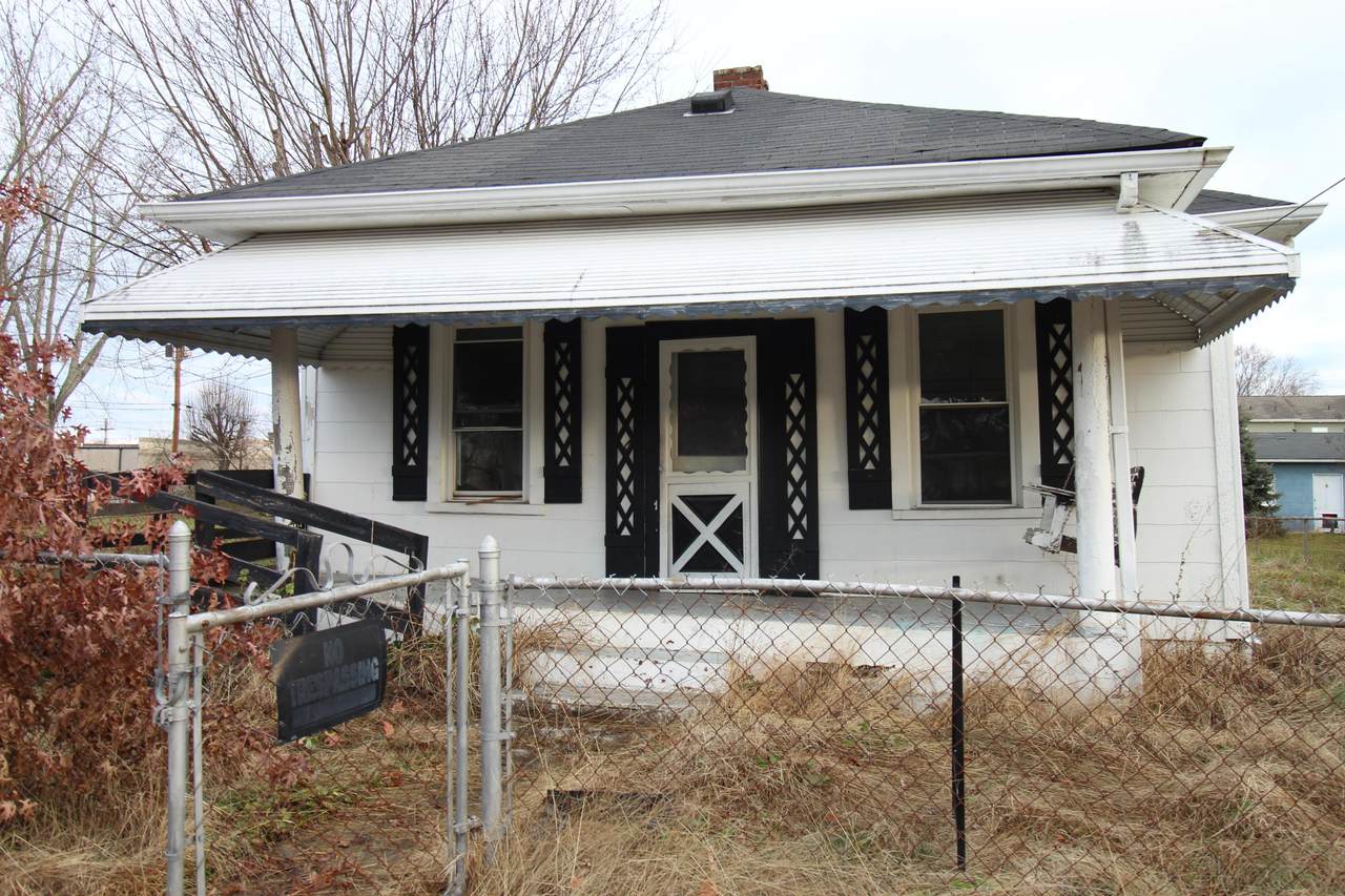 2200 Maxwell Avenue - Photo 1