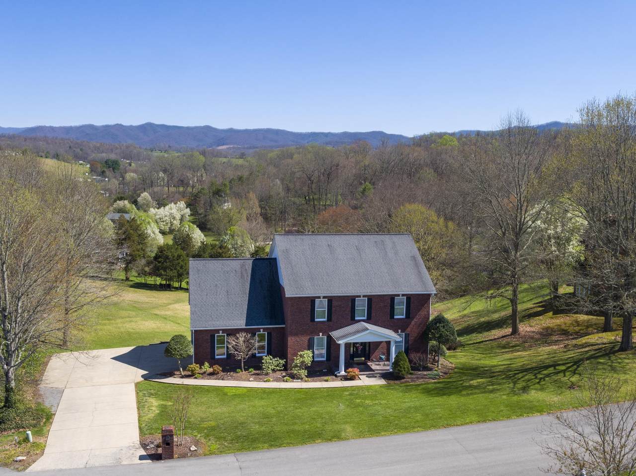 746 Meadowview Court - Photo 1