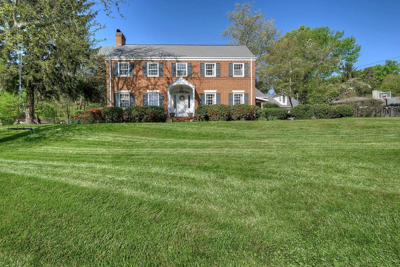 805 Hillrise Boulevard - Photo 1